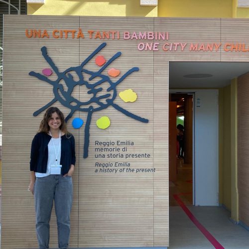 [Noticia]Académica de Educación UDD participó en viaje de estudios Reggio Emilia 2022: una visión respetuosa de los niños y un rol reflexivo del adulto