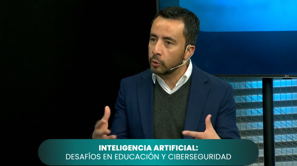 Vicedecano participa en conversatorio enfocado en los desafíos de la ...