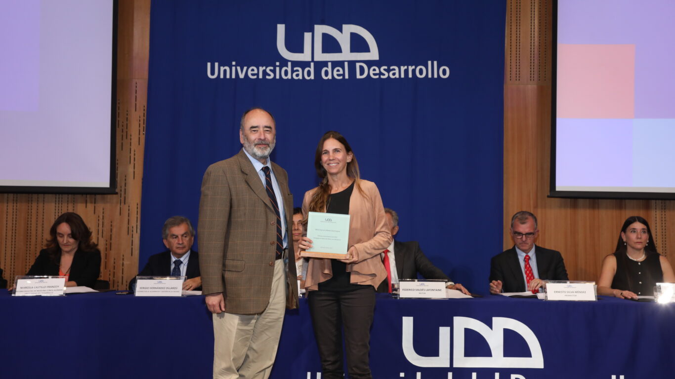 Facultad de Educación UDD distingue a sus Profesores Excelencia 2024