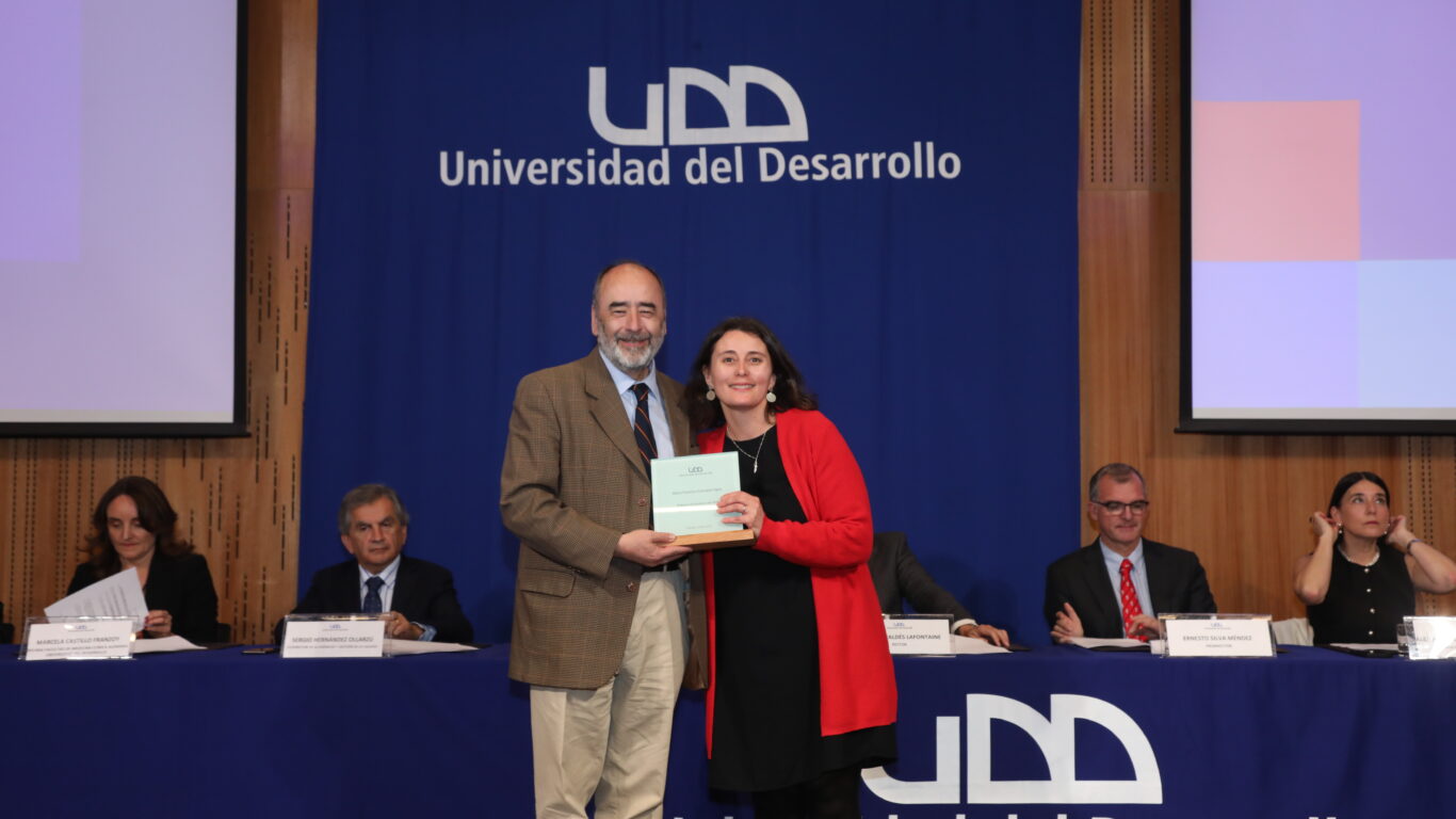 Facultad de Educación UDD distingue a sus Profesores Excelencia 2024