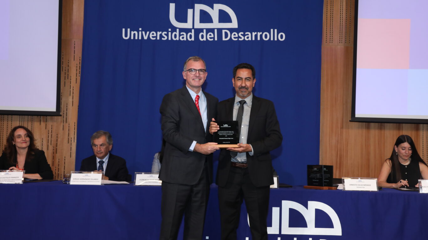 Facultad de Educación UDD distingue a sus Profesores Excelencia 2024